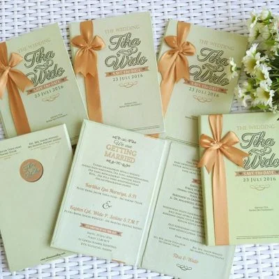 undangan hard cover dengan ukuran unik