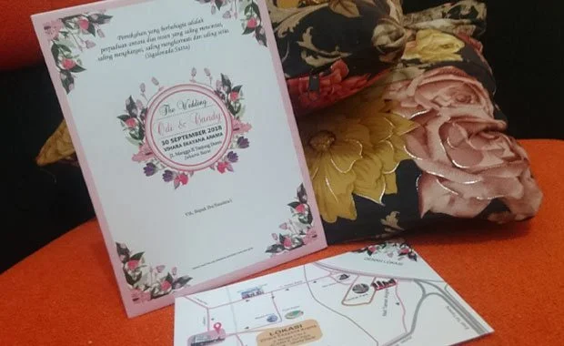 ukuran terbaik undangan